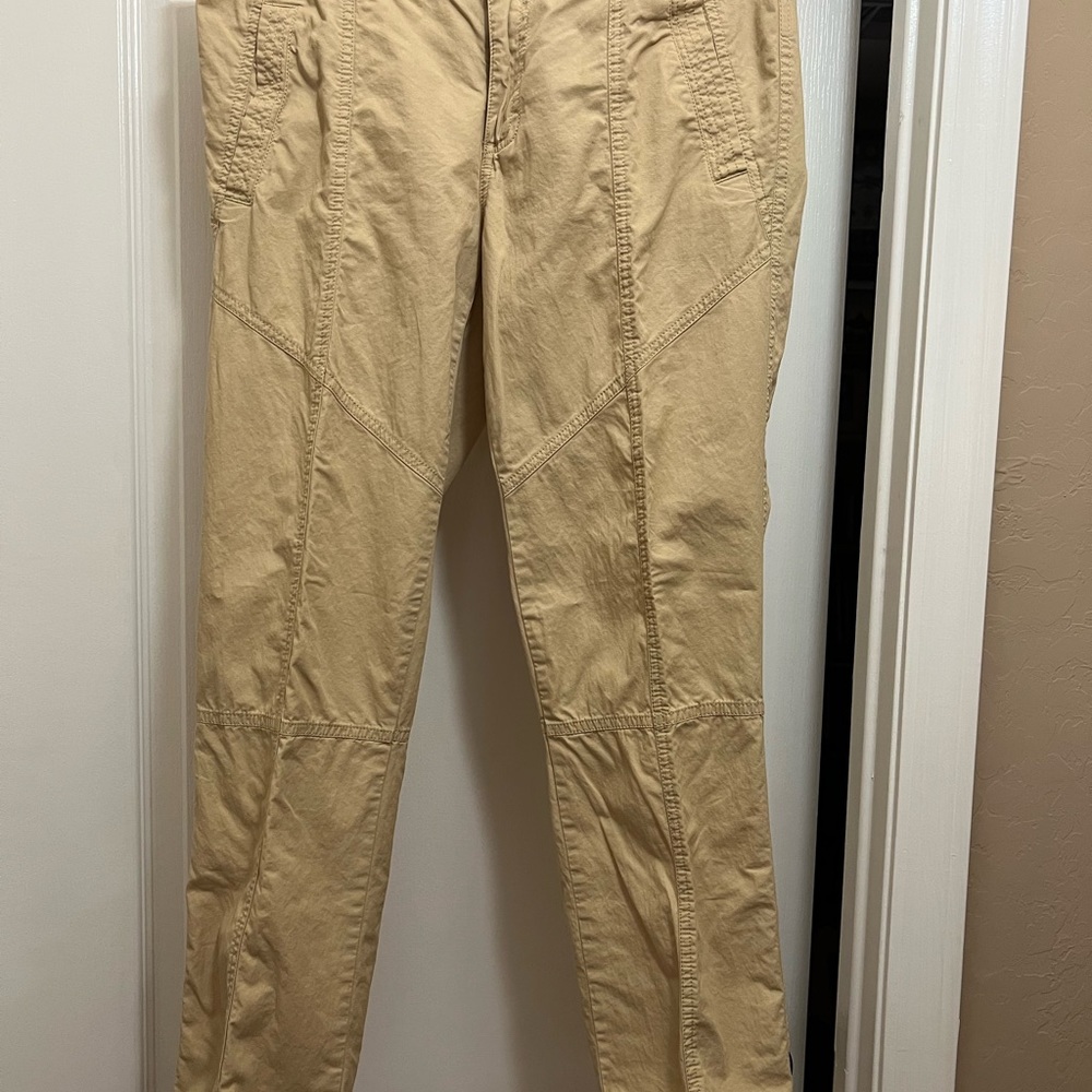 Lauren Ralph Lauren women’s size 4 khaki cropped pants.